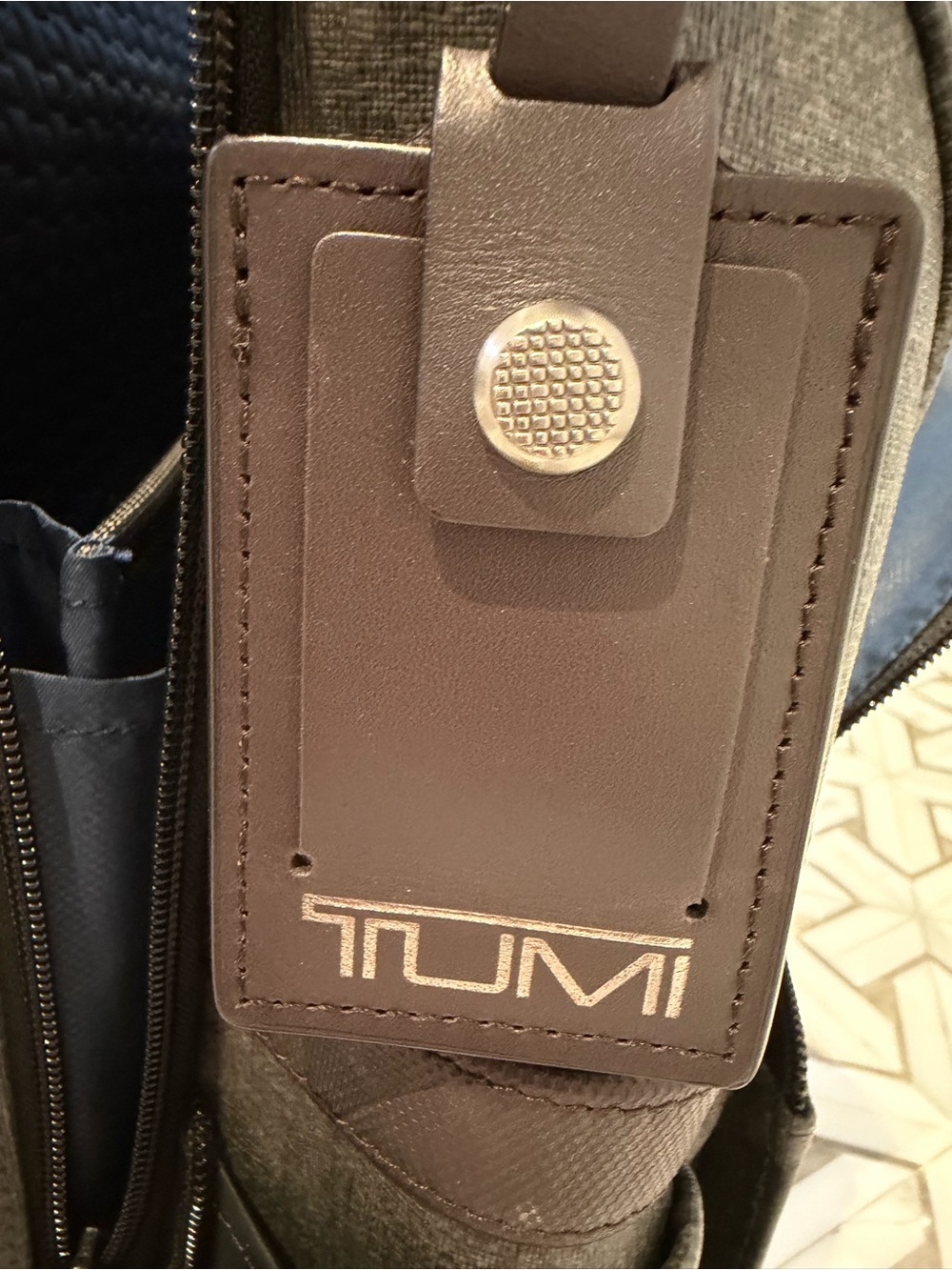 Tumi Alpha 3 Slim Solutions Laptop Brief Pack. Pristine! - Picture 11 of 11